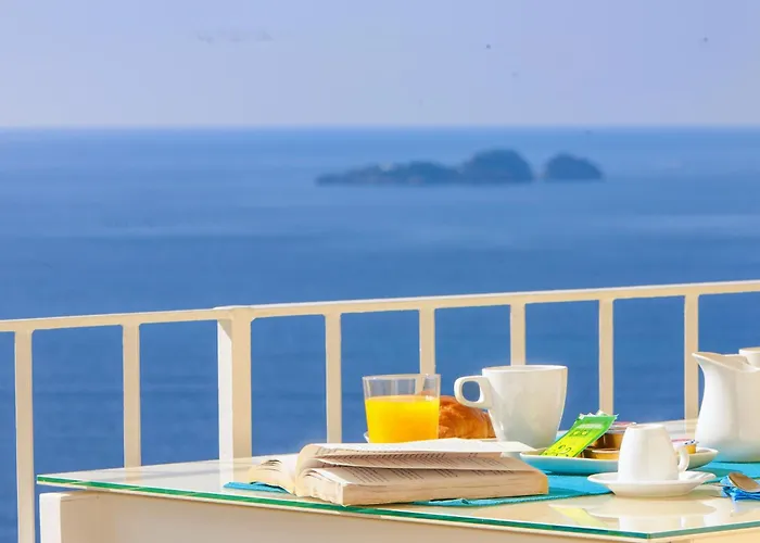 - Anna Villa Positano